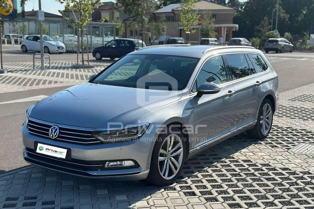 Photo 1 : Volkswagen Passat 2018 Diesel