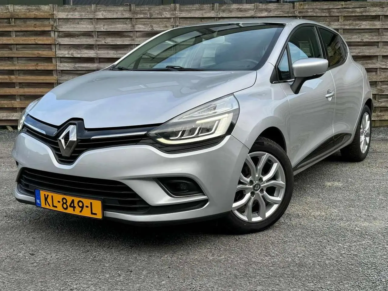 Photo 1 : Renault Clio 2016 Petrol