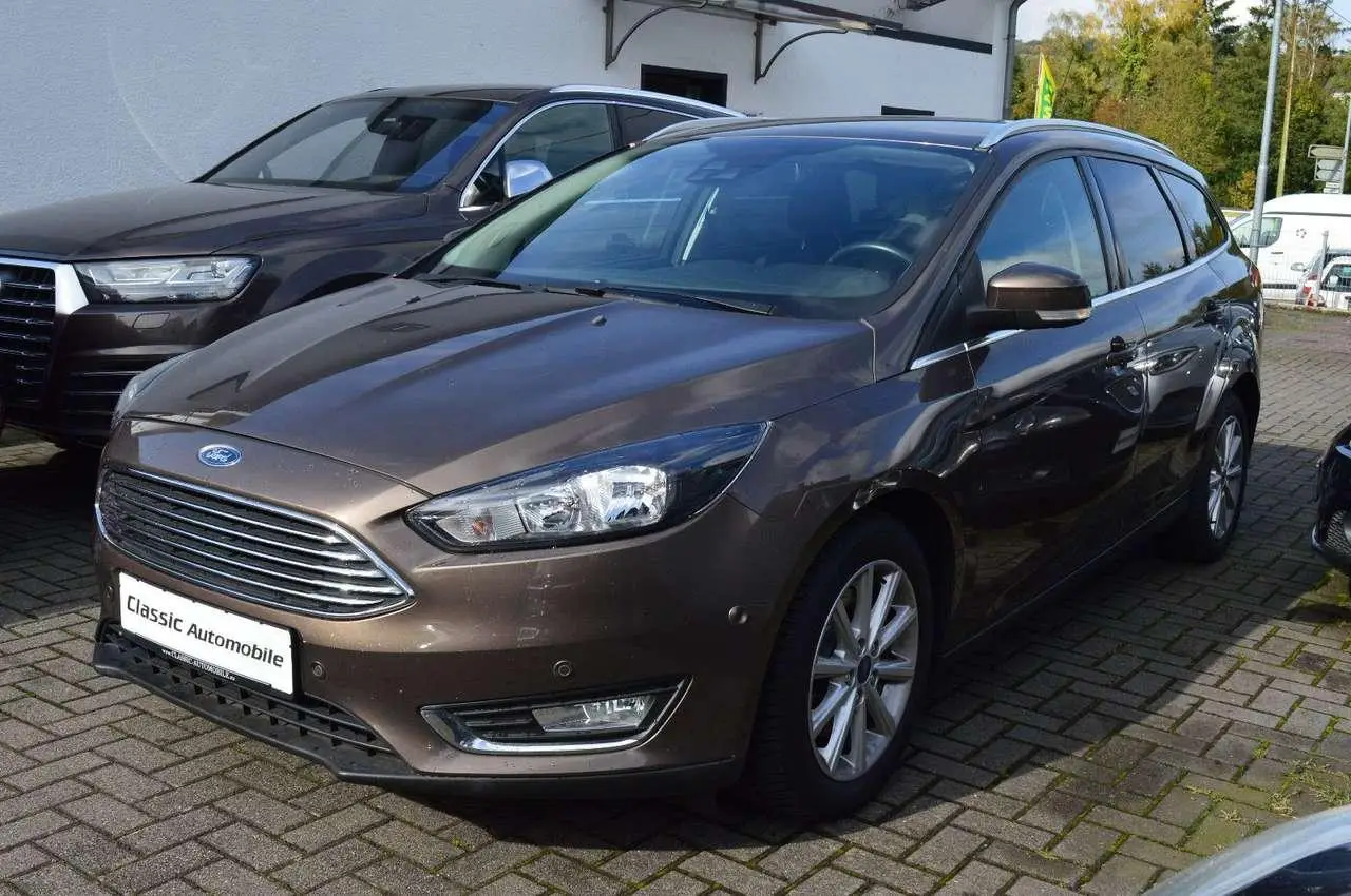 Photo 1 : Ford Focus 2016 Petrol