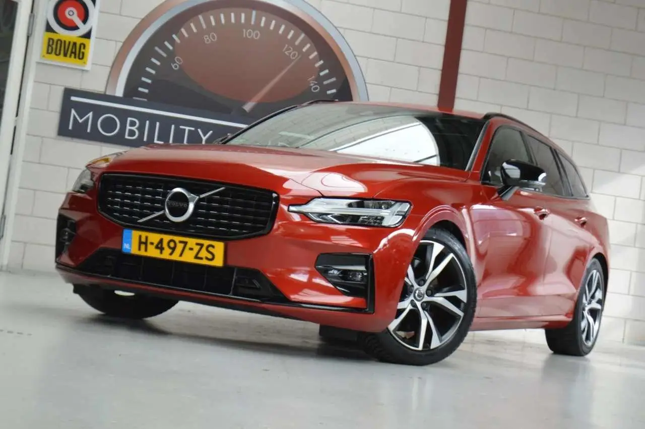 Photo 1 : Volvo V60 2020 Essence