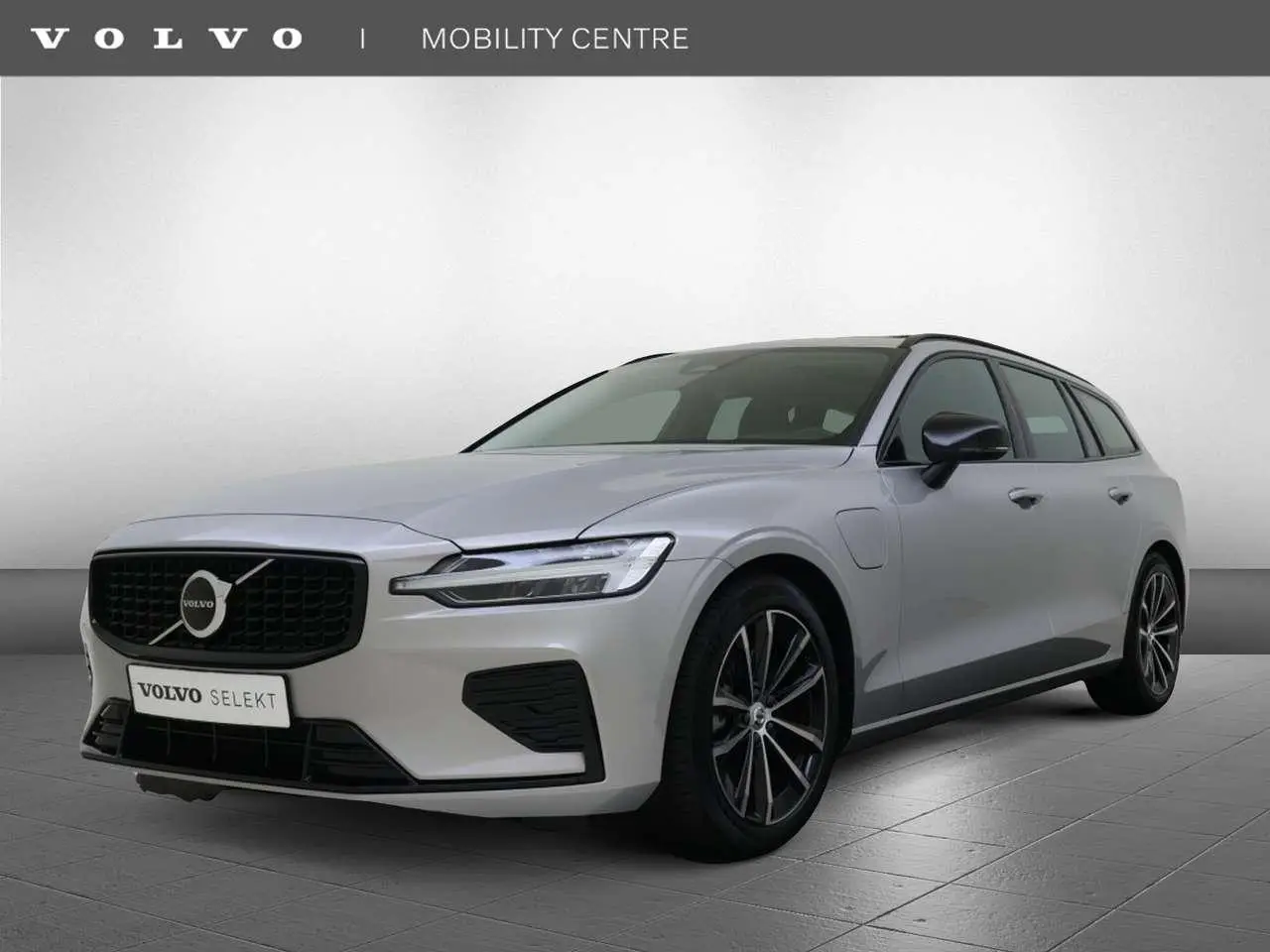 Photo 1 : Volvo V60 2024 Hybride