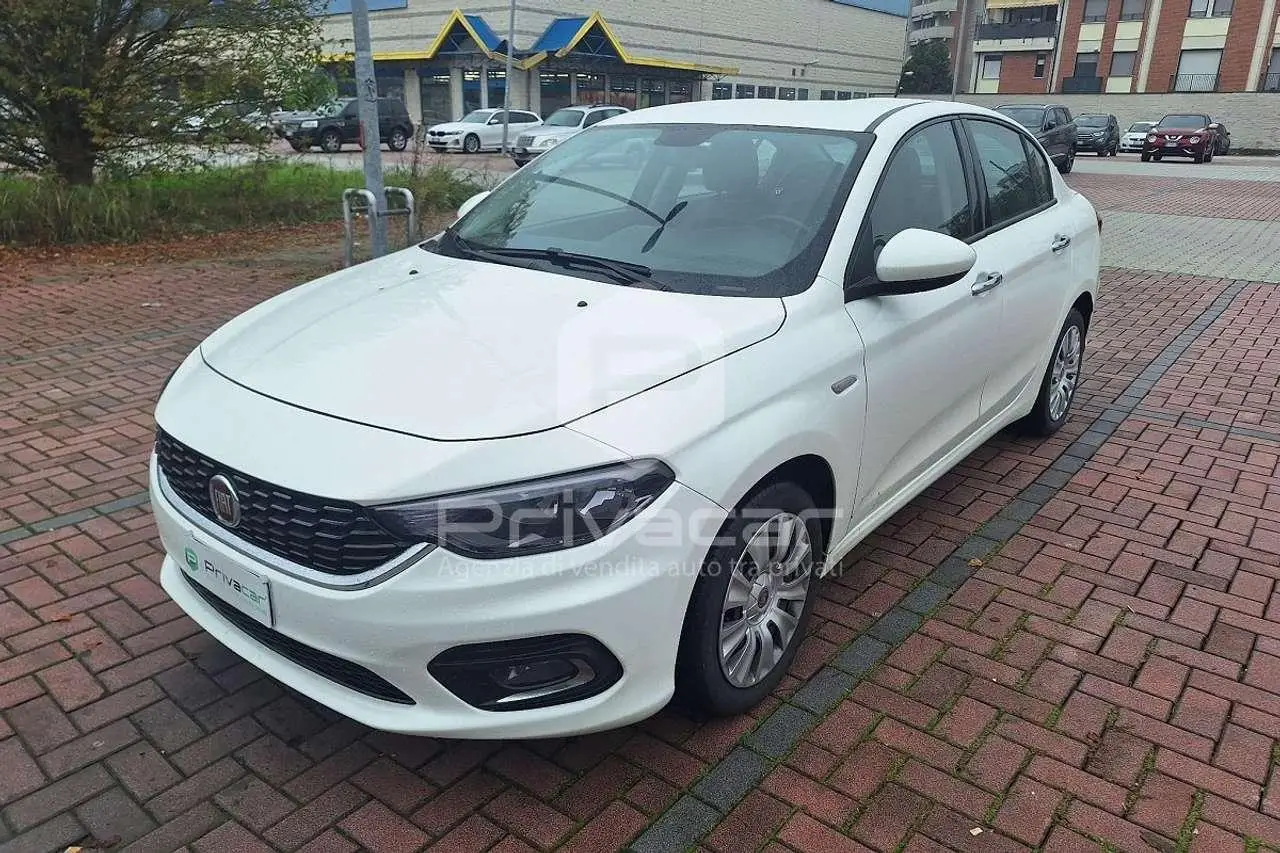 Photo 1 : Fiat Tipo 2016 Petrol