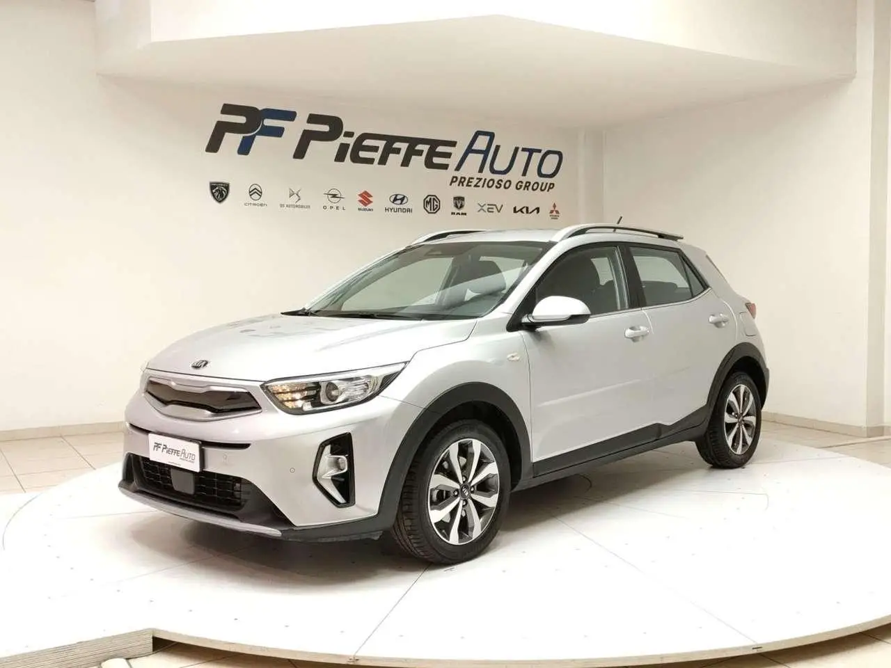 Photo 1 : Kia Stonic 2021 Petrol