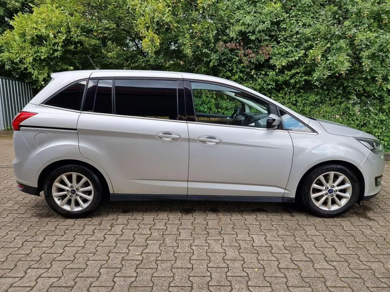 Photo 1 : Ford Grand C-max 2018 Petrol