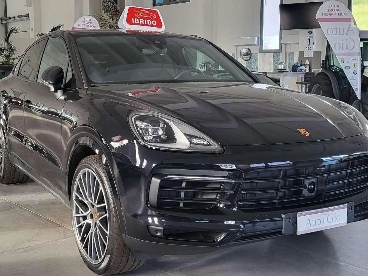 Photo 1 : Porsche Cayenne 2021 Petrol