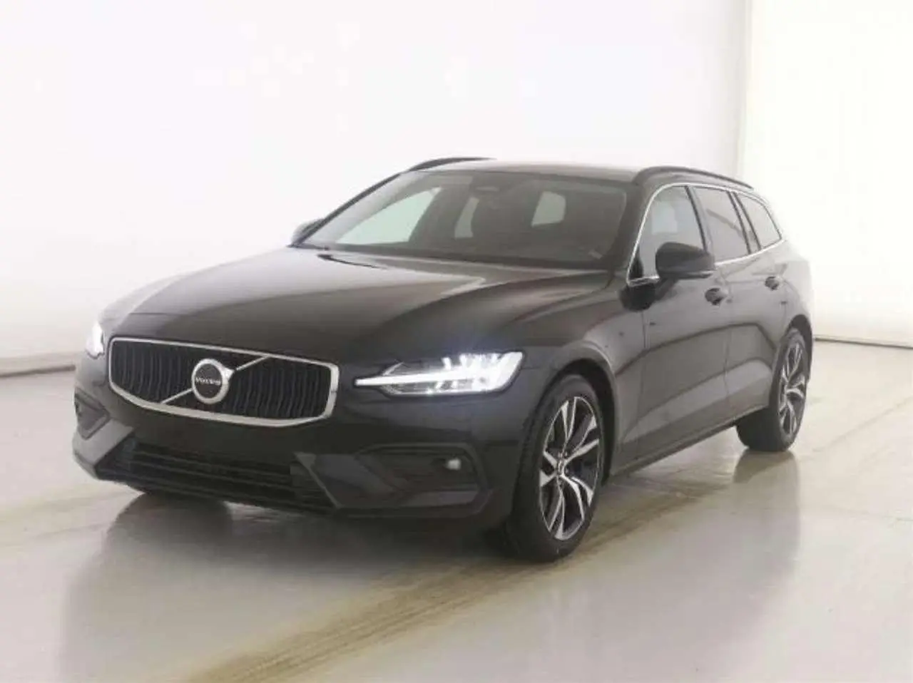 Photo 1 : Volvo V60 2024 Diesel