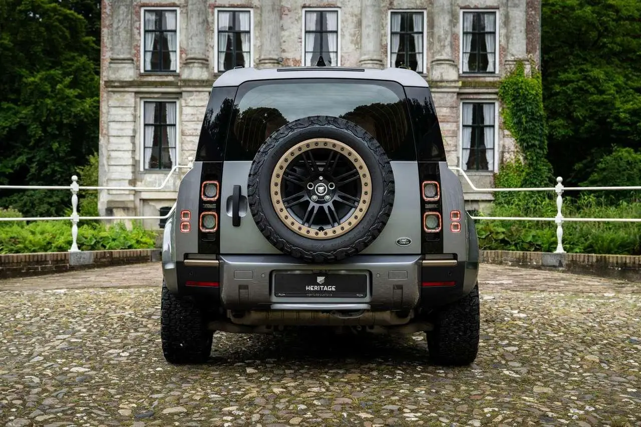 Photo 1 : Land Rover Defender 2020 Petrol