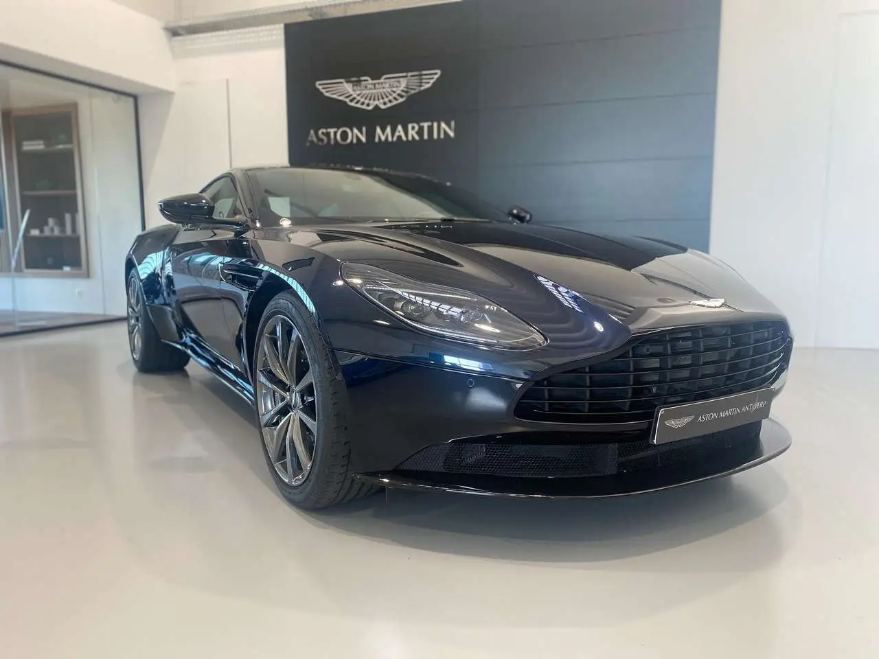 Photo 1 : Aston Martin Db11 2018 Essence