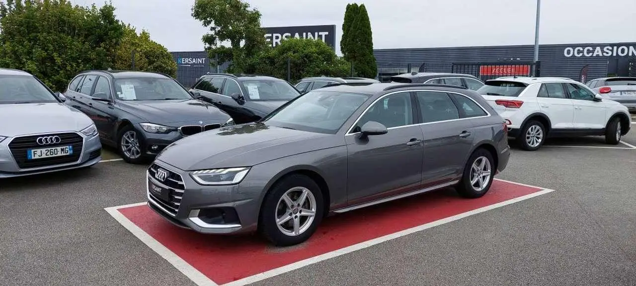 Photo 1 : Audi A4 2019 Essence