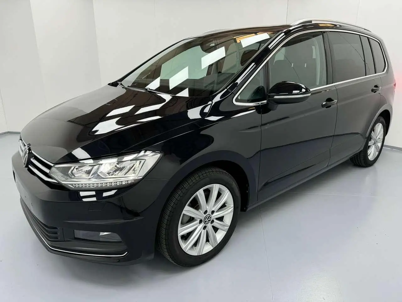 Photo 1 : Volkswagen Touran 2023 Diesel