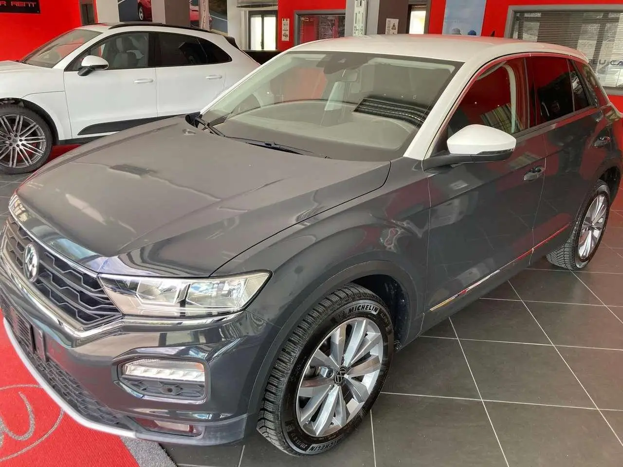 Photo 1 : Volkswagen T-roc 2021 Essence