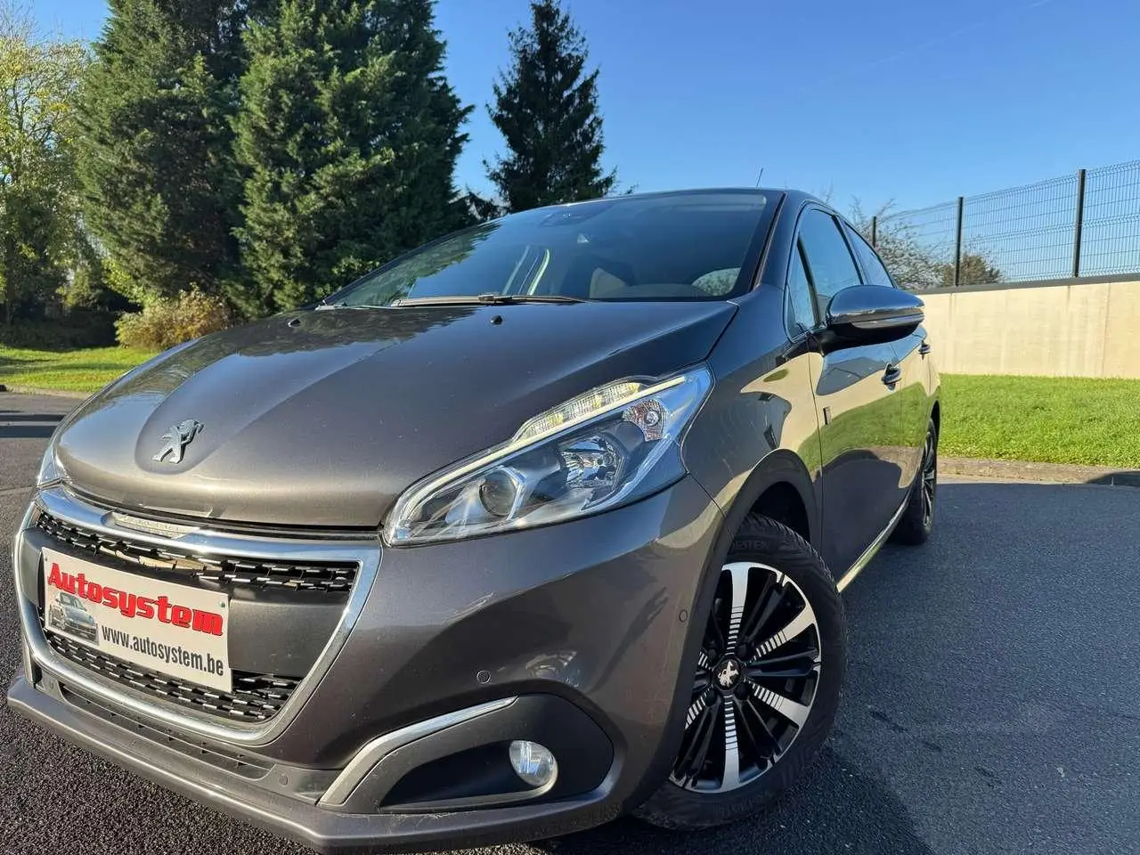 Photo 1 : Peugeot 208 2018 Petrol