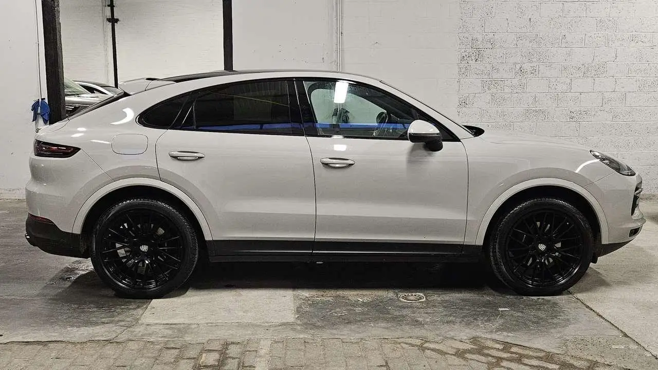 Photo 1 : Porsche Cayenne 2019 Petrol