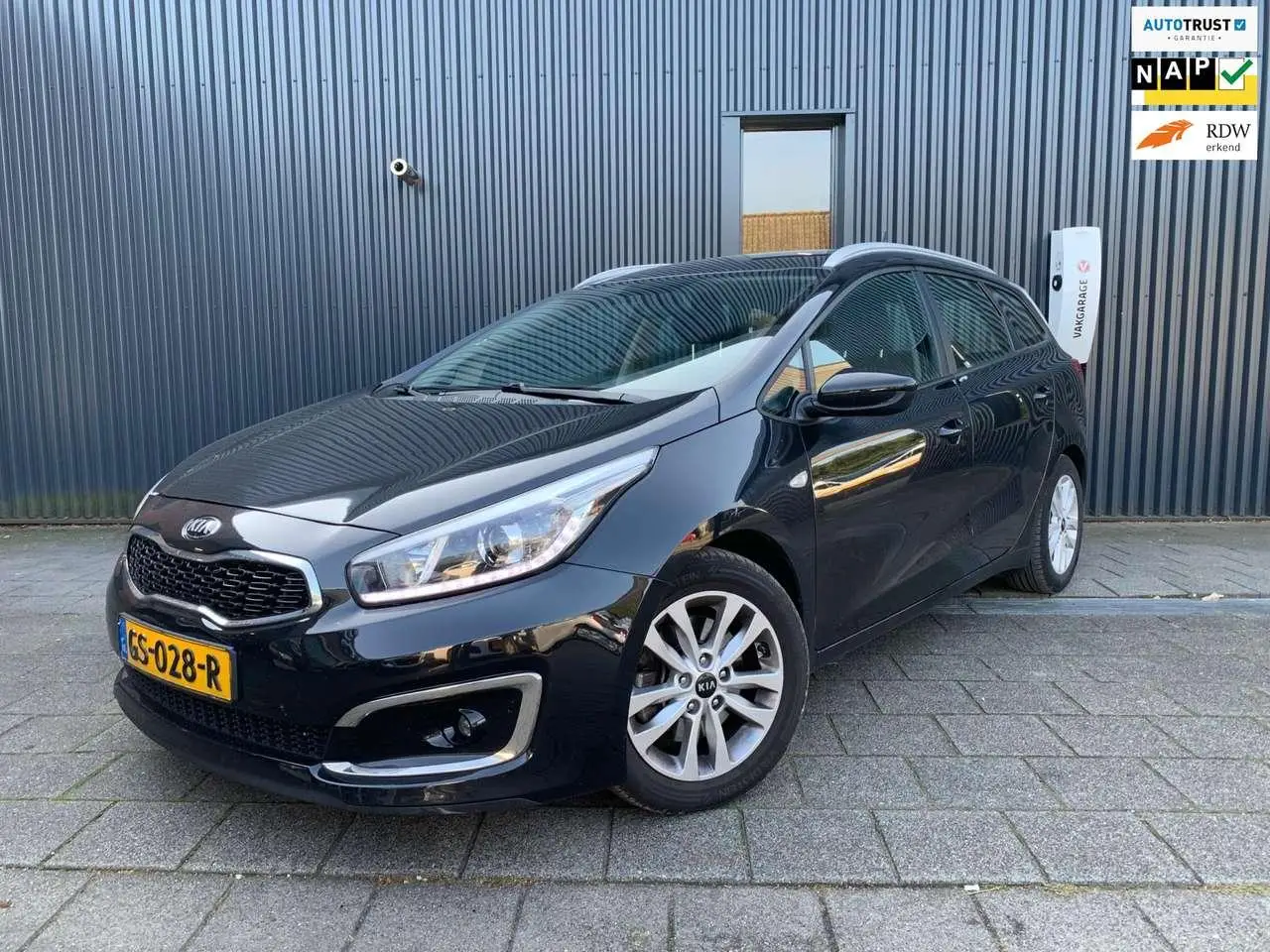 Photo 1 : Kia Ceed 2015 Petrol