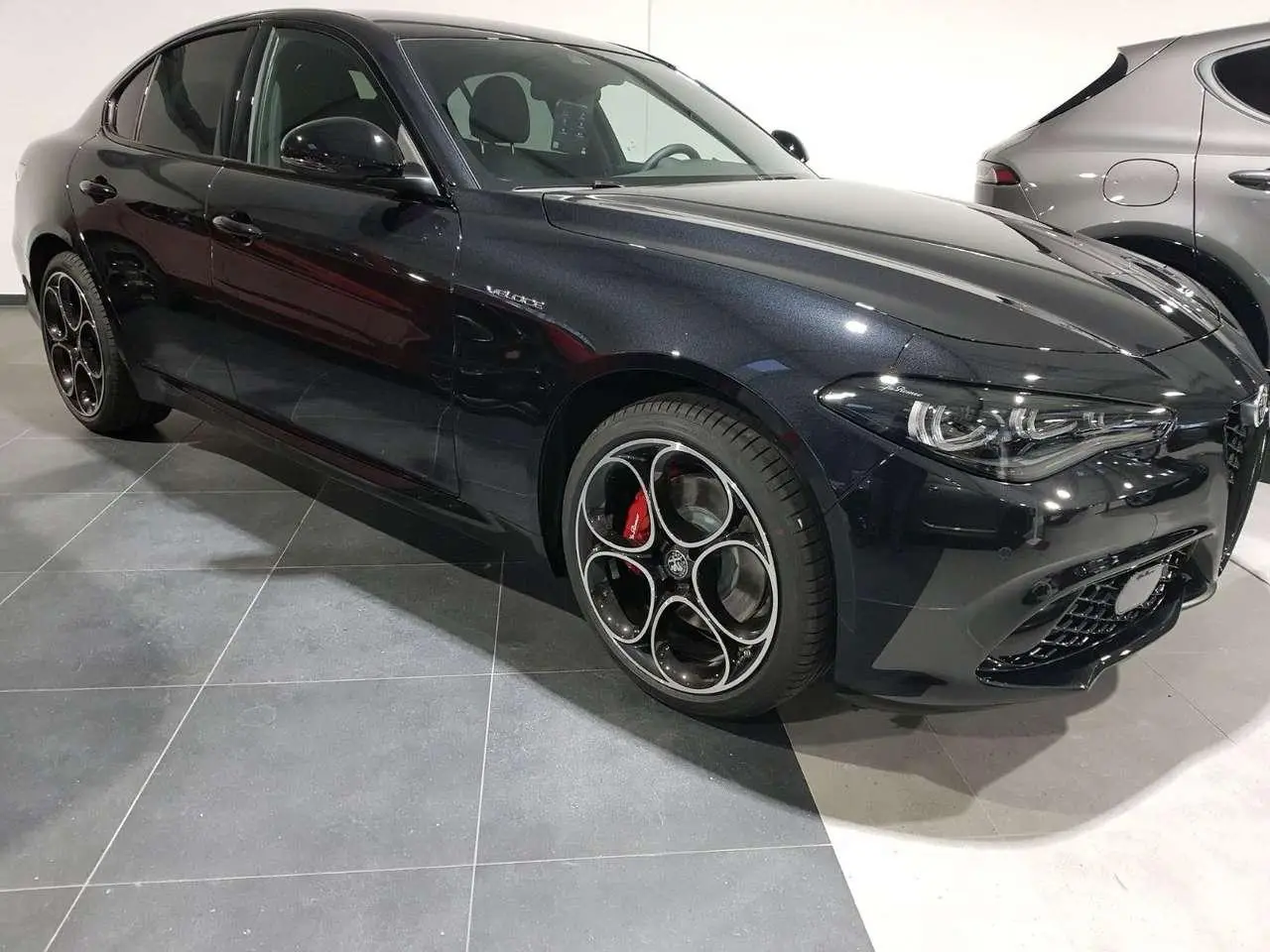 Photo 1 : Alfa Romeo Giulia 2023 Essence