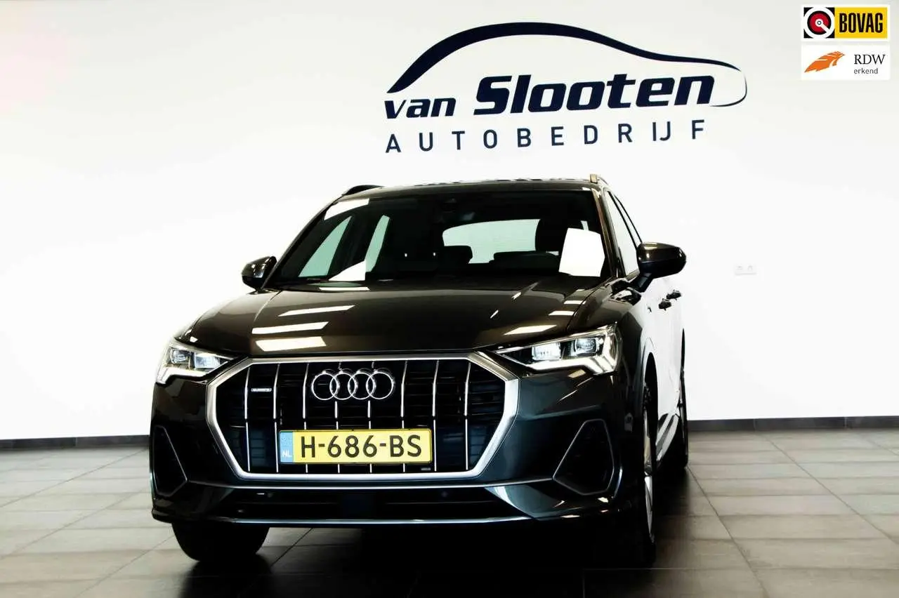 Photo 1 : Audi Q3 2020 Petrol