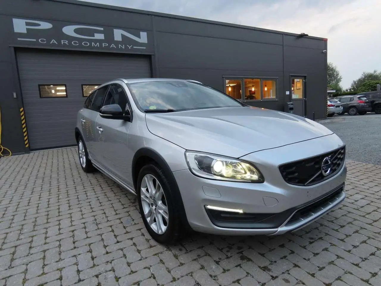 Photo 1 : Volvo V60 2016 Diesel