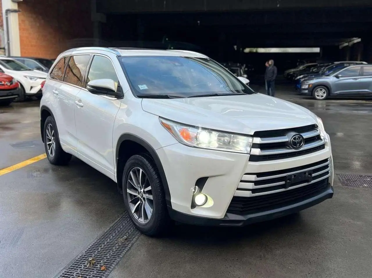 Photo 1 : Toyota Highlander 2017 Petrol