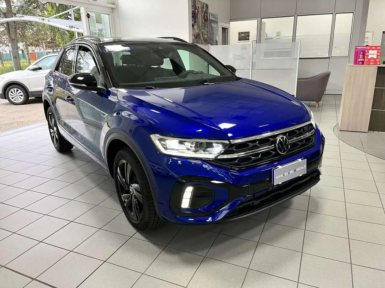 Photo 1 : Volkswagen T-roc 2024 Petrol