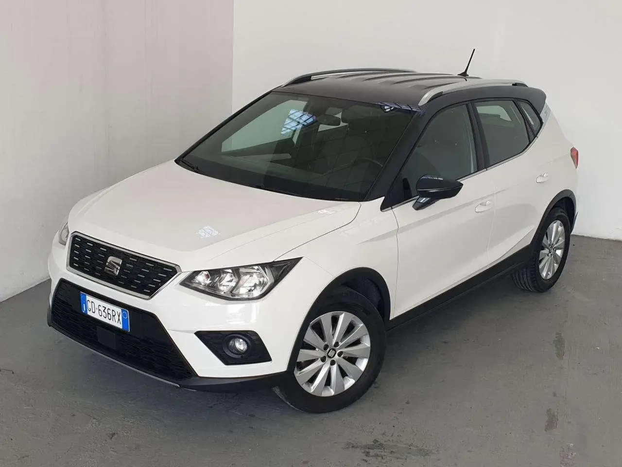 Photo 1 : Seat Arona 2021 Petrol