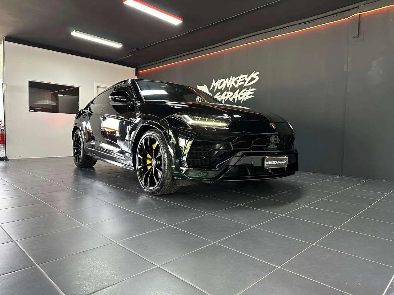 Photo 1 : Lamborghini Urus 2021 Petrol