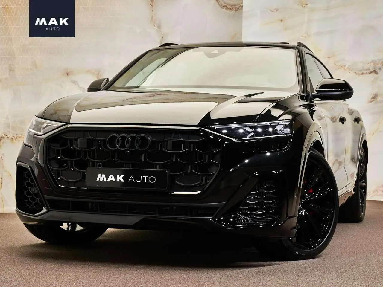 Photo 1 : Audi Q8 2024 Hybride