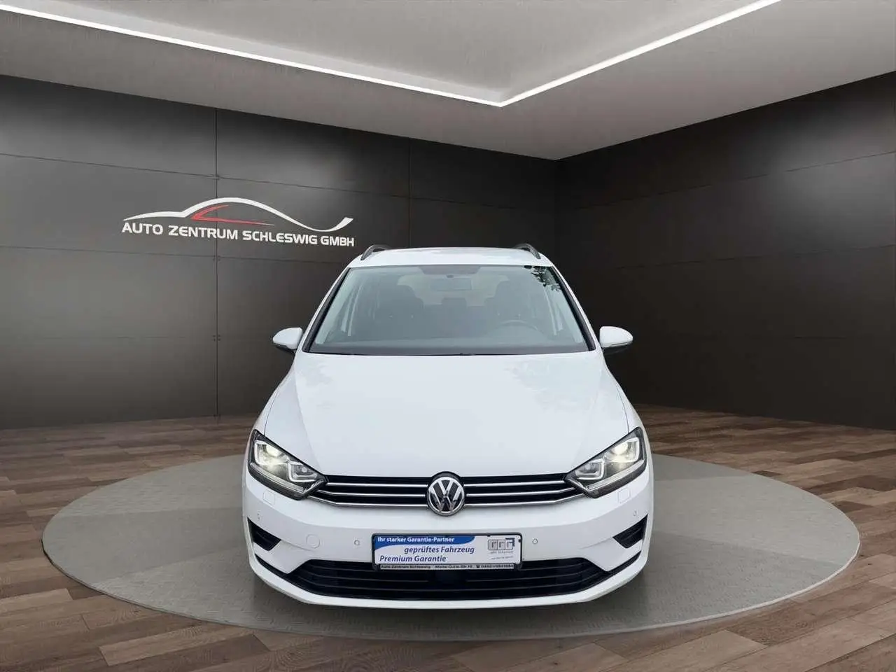 Photo 1 : Volkswagen Golf 2016 Petrol