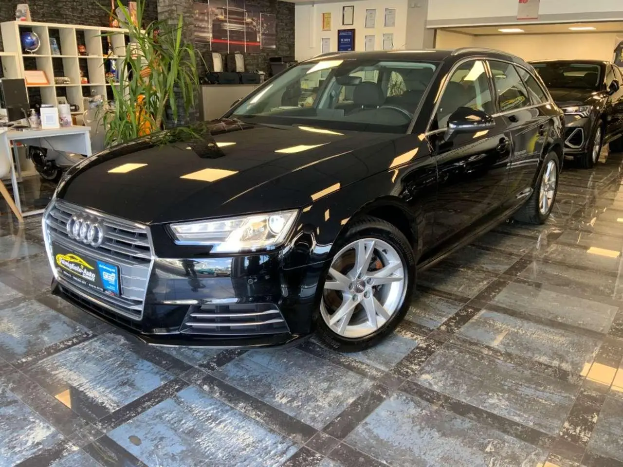 Photo 1 : Audi A4 2018 Diesel