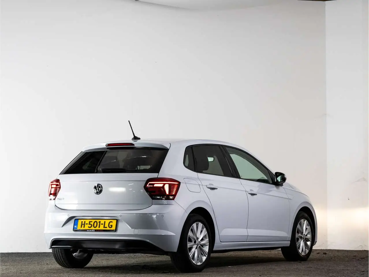 Photo 1 : Volkswagen Polo 2020 Petrol