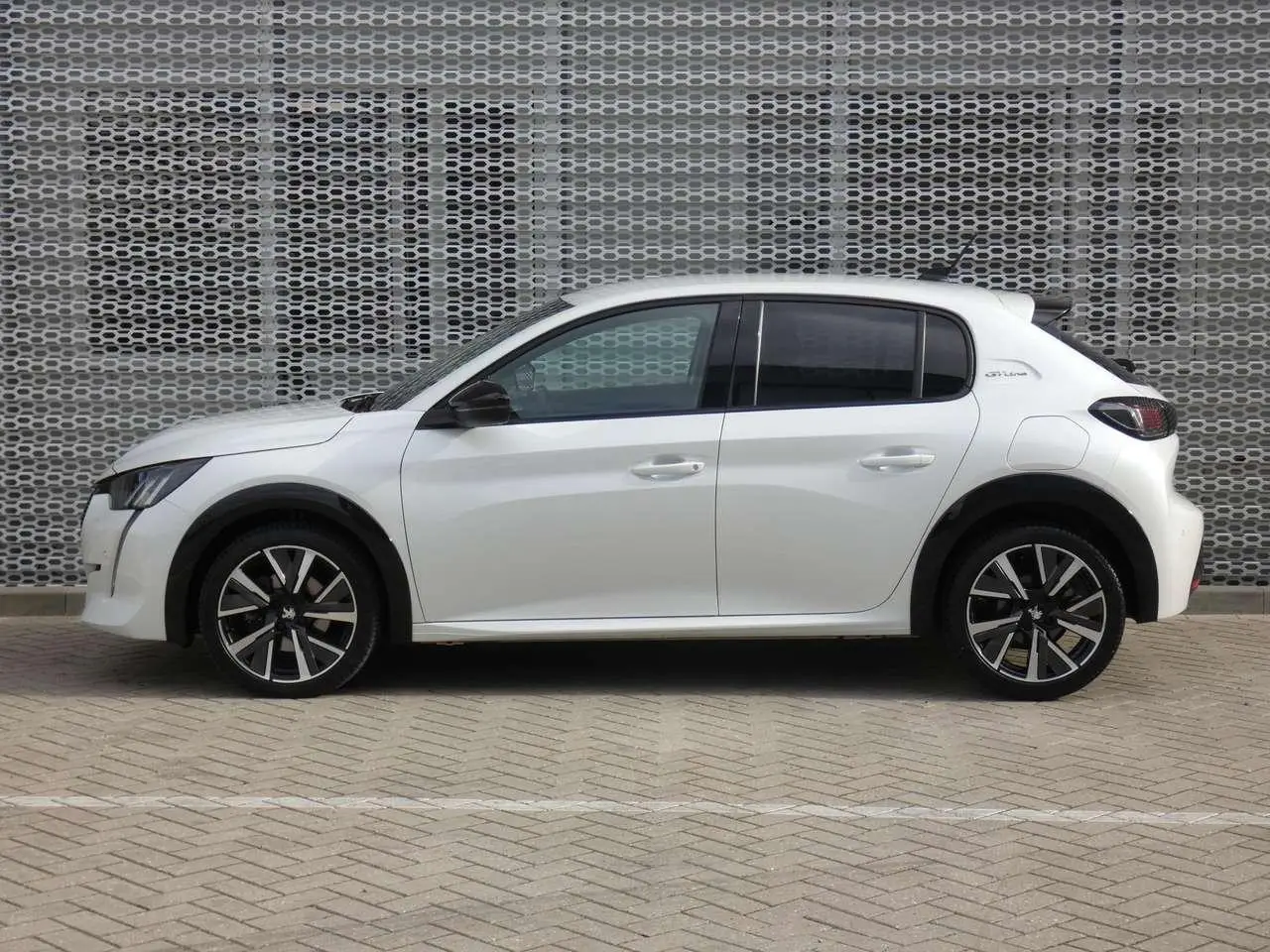 Photo 1 : Peugeot 208 2020 Petrol