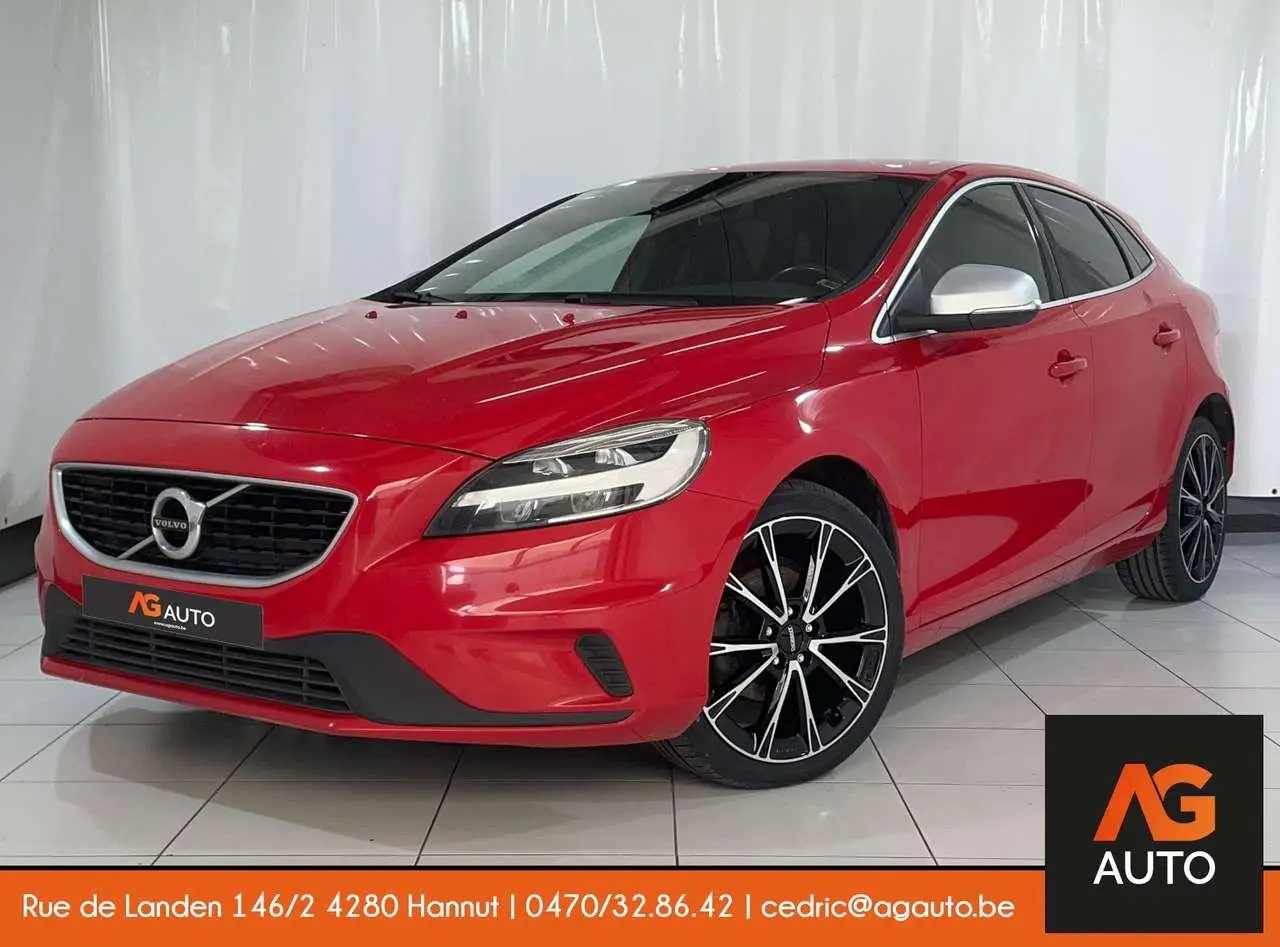 Photo 1 : Volvo V40 2019 Diesel