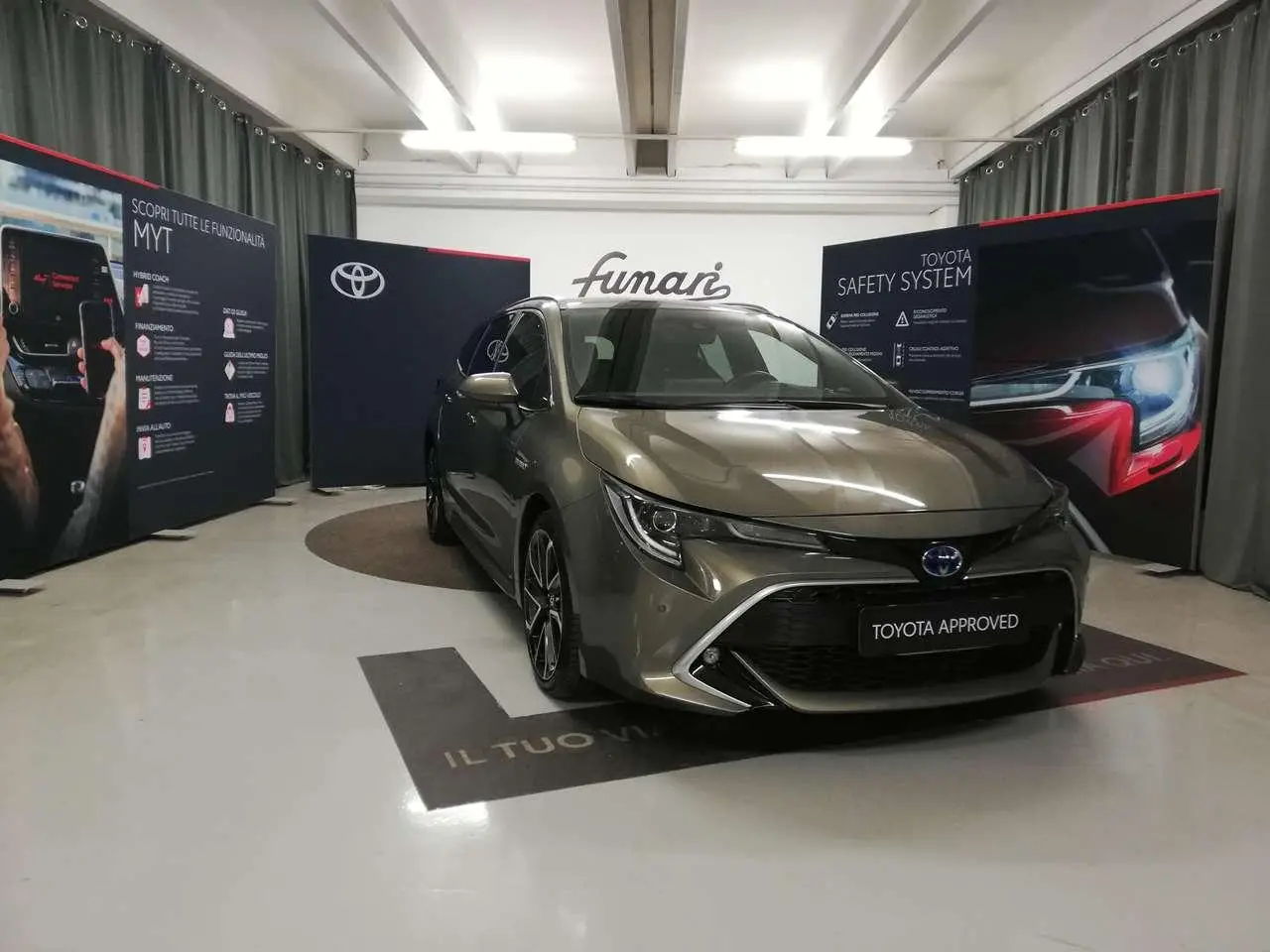 Photo 1 : Toyota Corolla 2019 Hybrid