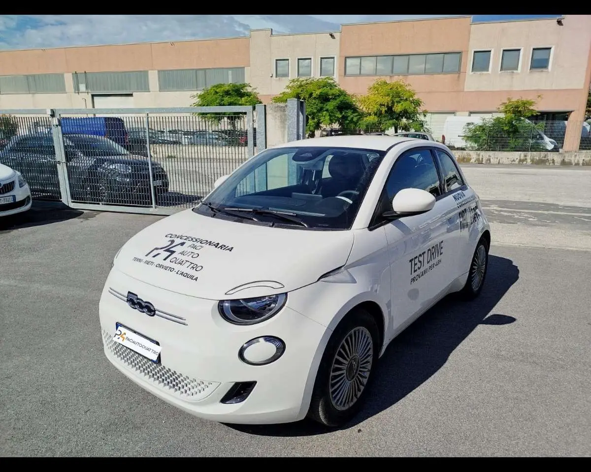 Photo 1 : Fiat 500 2024 Électrique