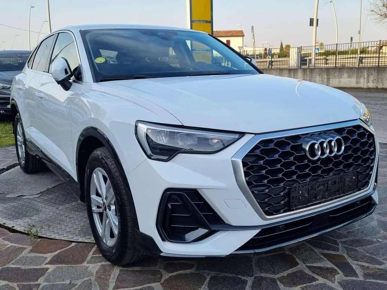 Photo 1 : Audi Q3 2020 Diesel