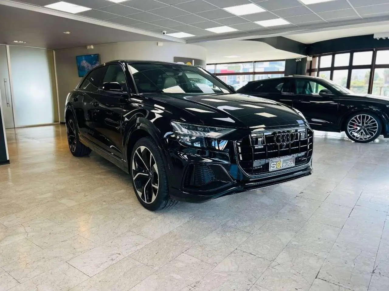 Photo 1 : Audi Q8 2020 Hybride