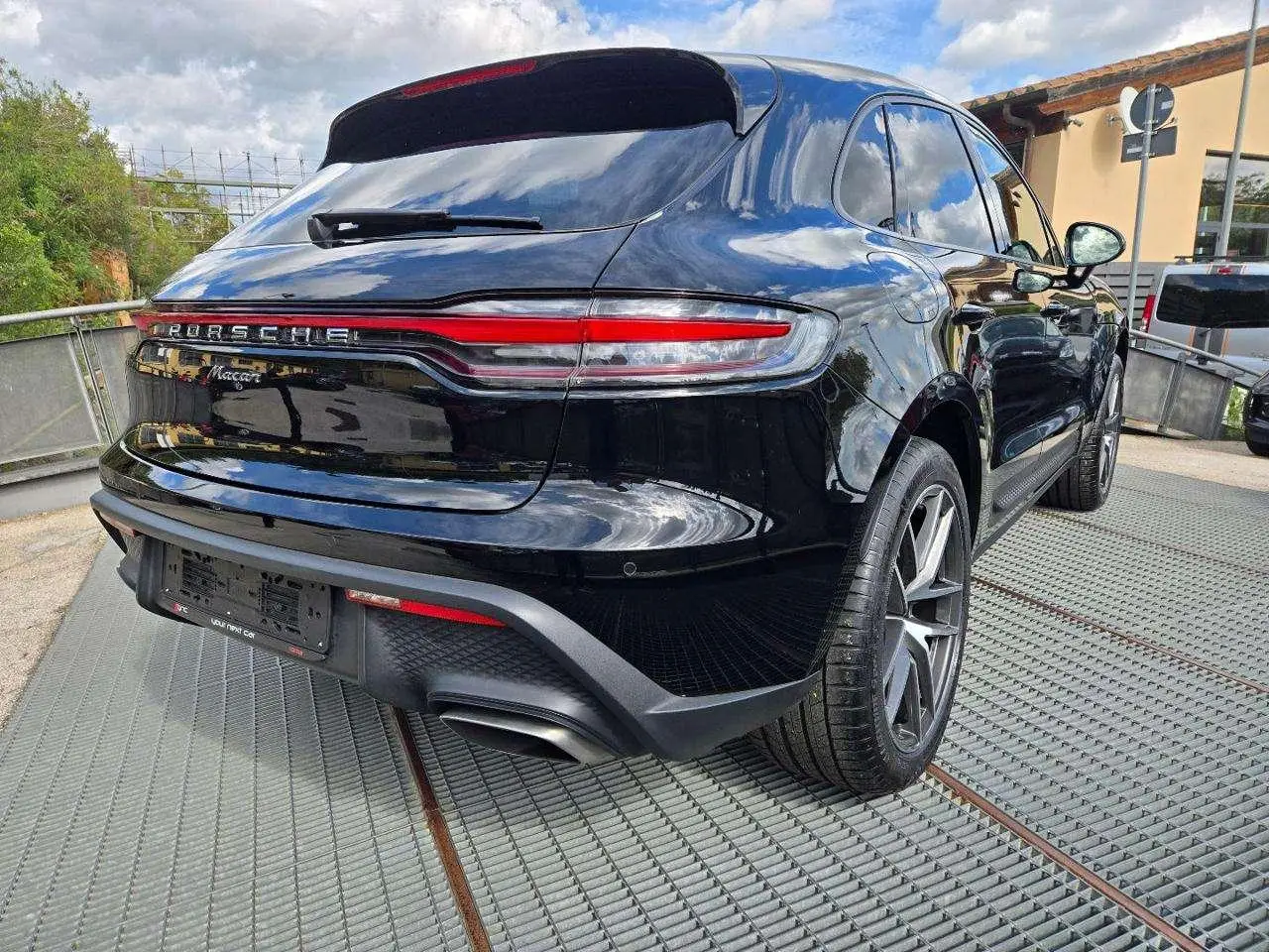 Photo 1 : Porsche Macan 2023 Petrol