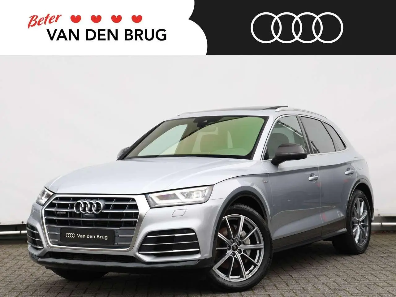 Photo 1 : Audi Q5 2020 Hybrid