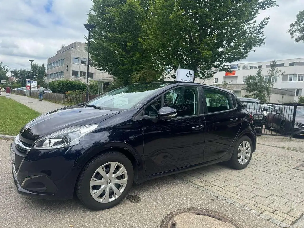 Photo 1 : Peugeot 208 2017 Essence