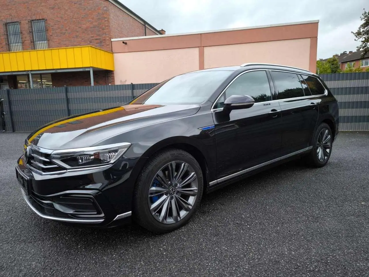 Photo 1 : Volkswagen Passat 2022 Hybride