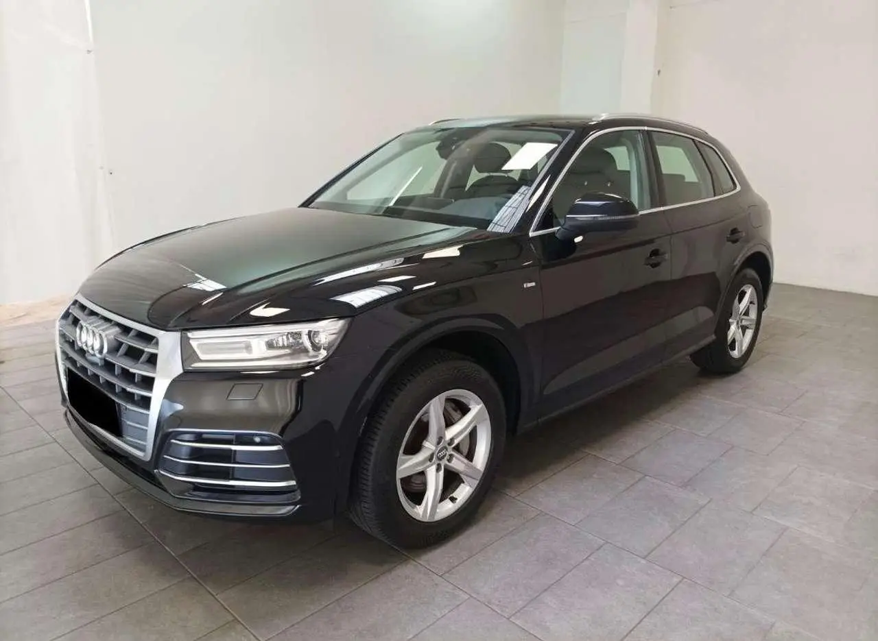 Photo 1 : Audi Q5 2020 Hybrid