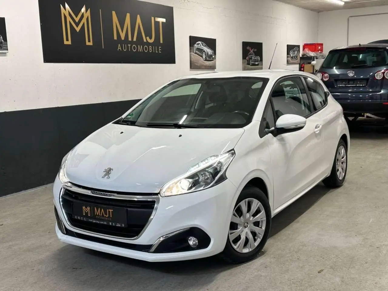 Photo 1 : Peugeot 208 2017 Petrol