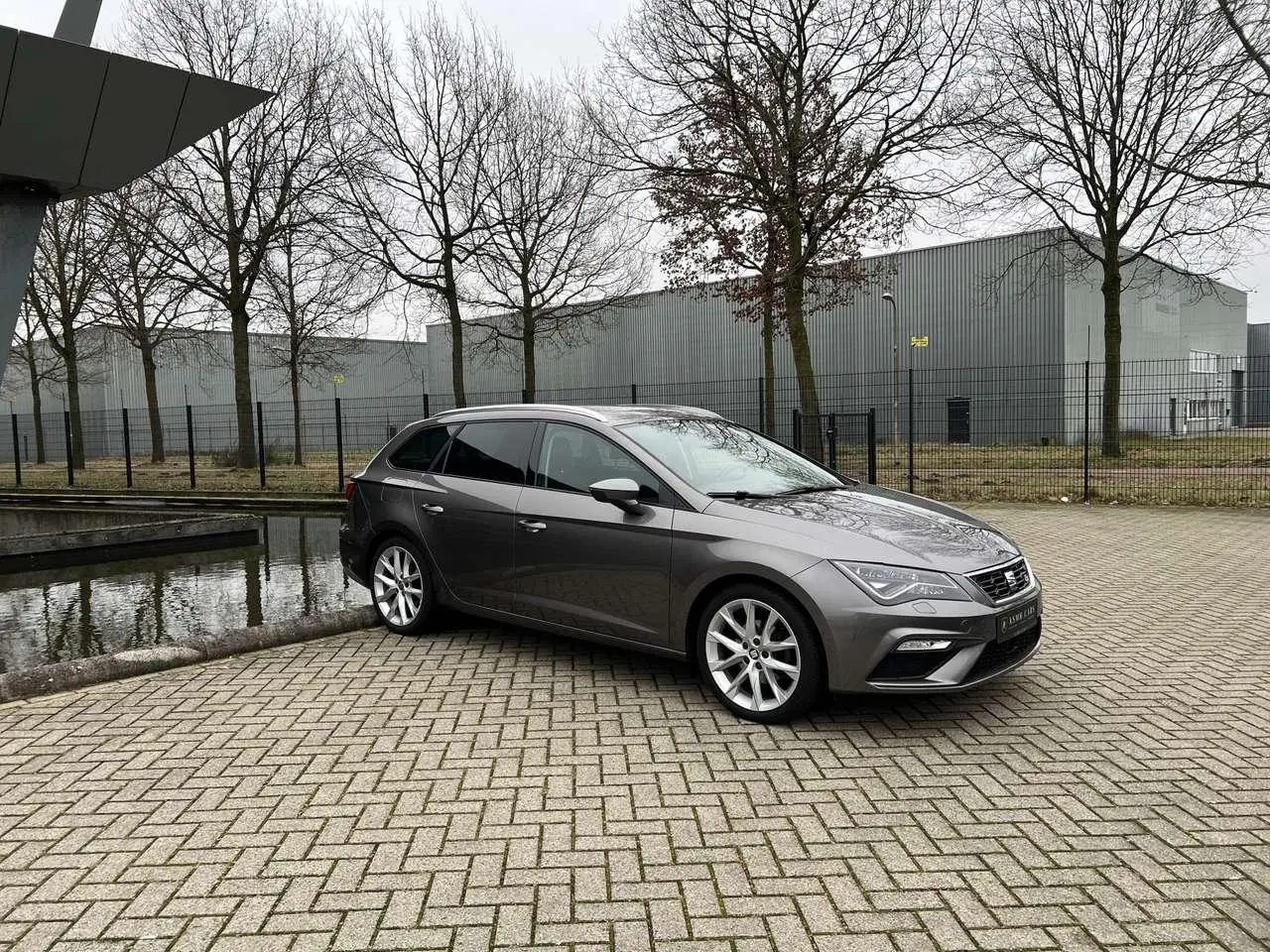 Photo 1 : Seat Leon 2017 Petrol