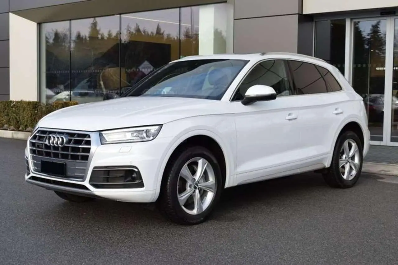 Photo 1 : Audi Q5 2020 Hybride