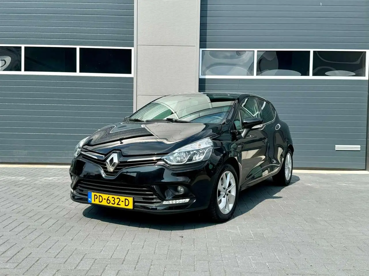 Photo 1 : Renault Clio 2017 Essence