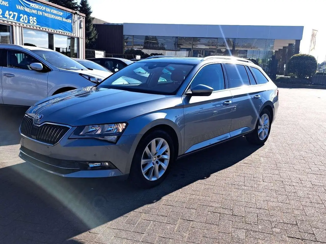 Photo 1 : Skoda Superb 2019 Petrol