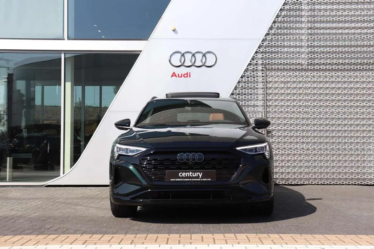 Photo 1 : Audi Q8 2024 Électrique