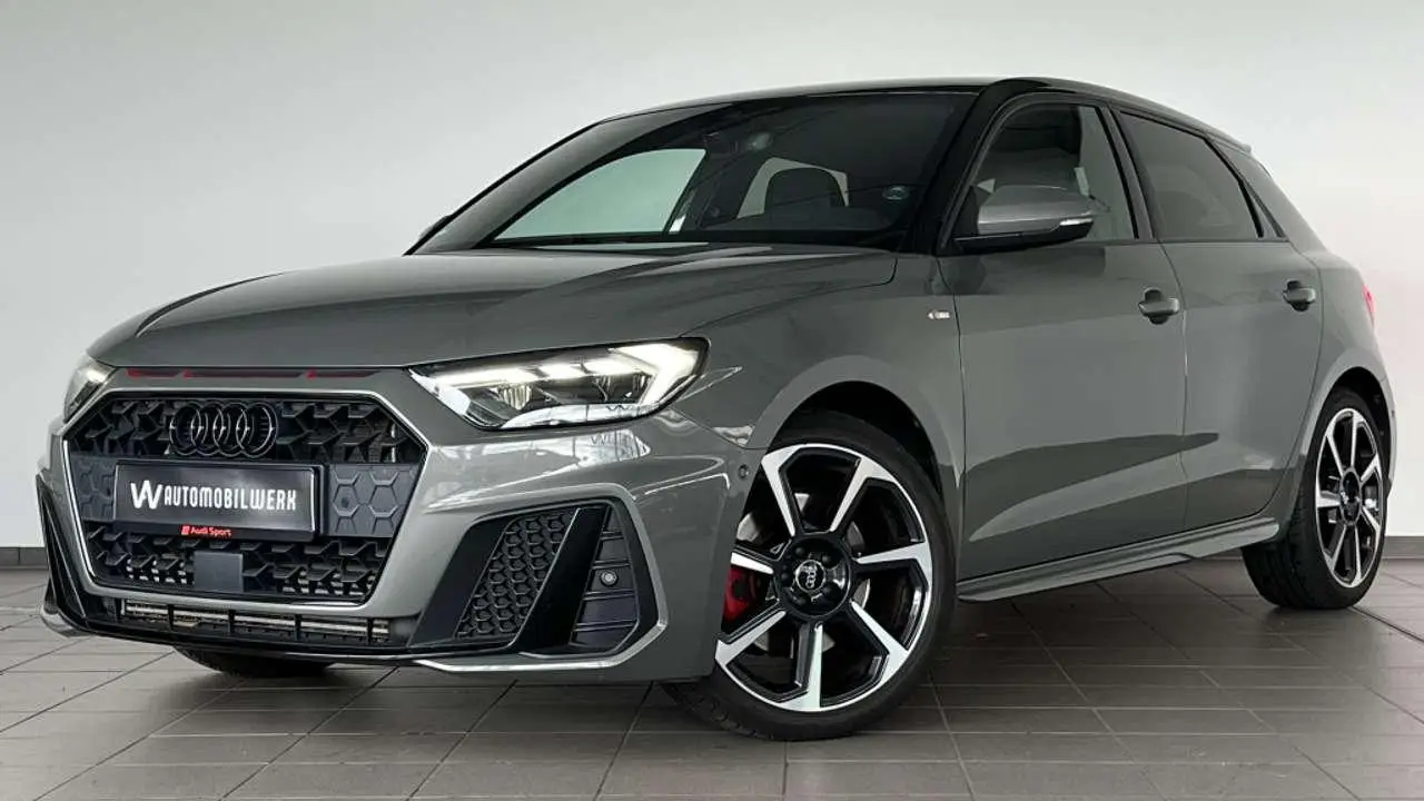 Photo 1 : Audi A1 2019 Essence