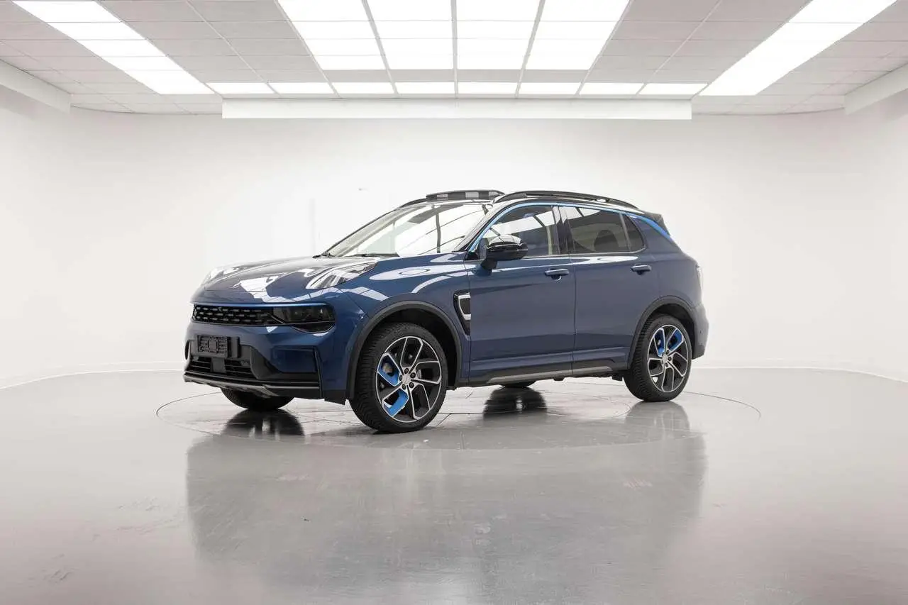 Photo 1 : Lynk & Co 01 2022 Hybrid