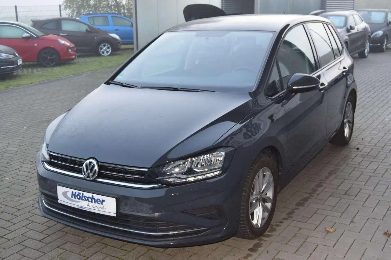 Photo 1 : Volkswagen Golf 2019 Petrol