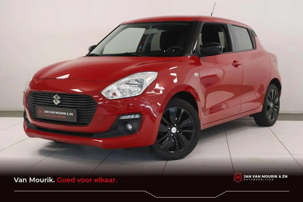 Photo 1 : Suzuki Swift 2017 Petrol